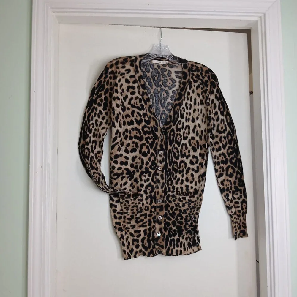 Leopard Print 100% Cotton V-Neck Abalone Button-Up Cardigan With Pockets Sz L - Picture 15 of 15